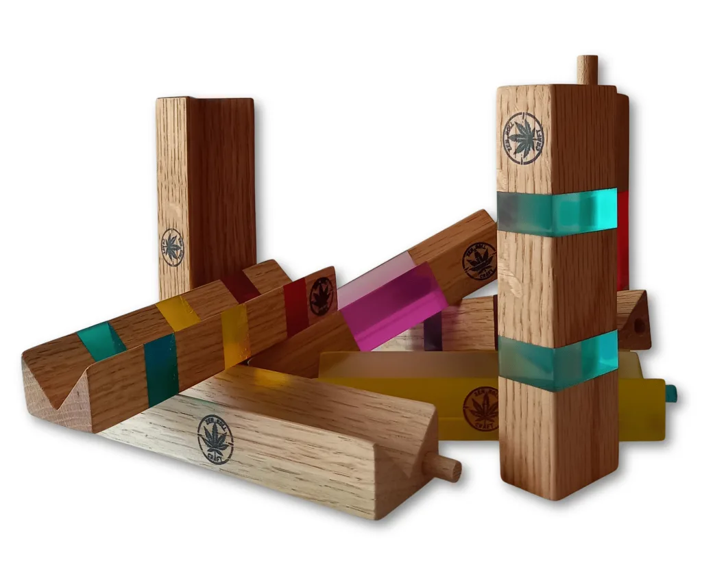 Collection de supports de roulage artisanaux en bois et époxy, faits main.